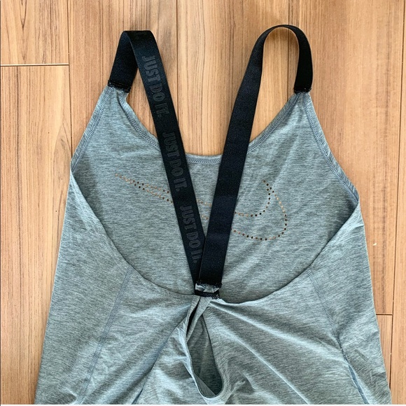 Nike dry-fit workout tank top - Picture 9 of 11